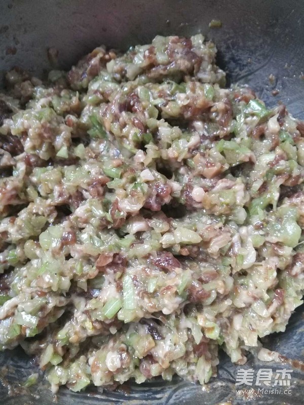 芹菜猪肉馅饺子的做法步骤:9