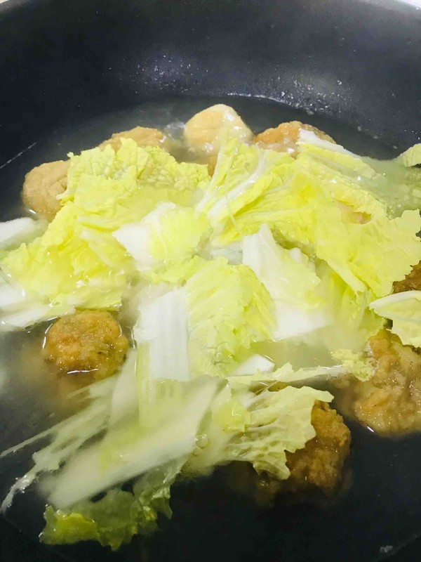酸辣白菜丸子汤 窝心版的做法步骤:5