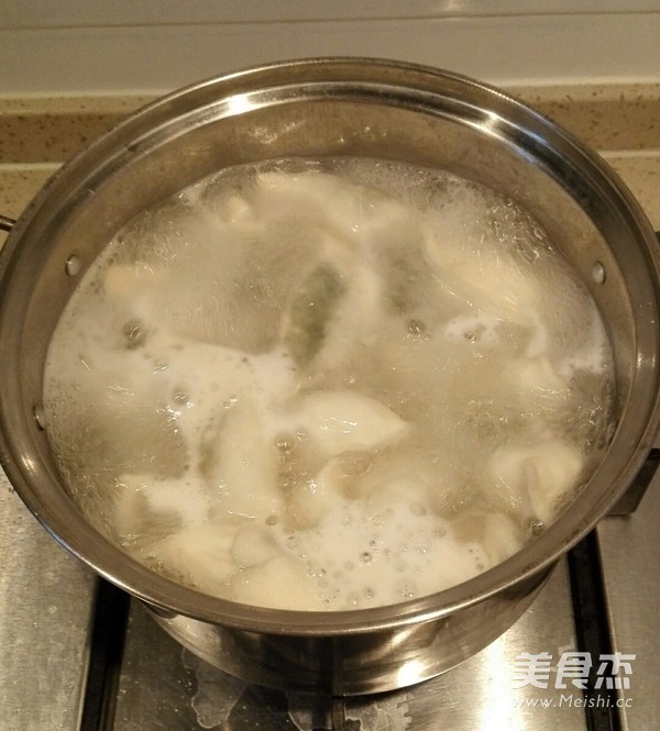 猪肉白菜水饺（详细版含饺子捏法）的做法步骤：16