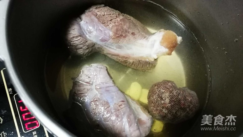 五香牛肉的做法步骤：3
