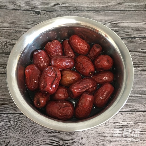 苹果馅糯米枣的做法步骤：1