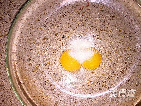 草莓卷奶酪慕斯蛋糕的做法步骤:11