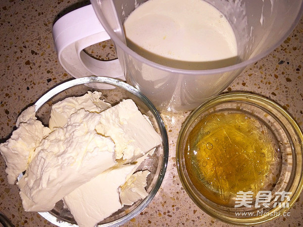 草莓卷奶酪慕斯蛋糕的做法步骤:15
