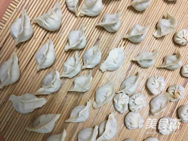 芹菜水饺的做法步骤：5