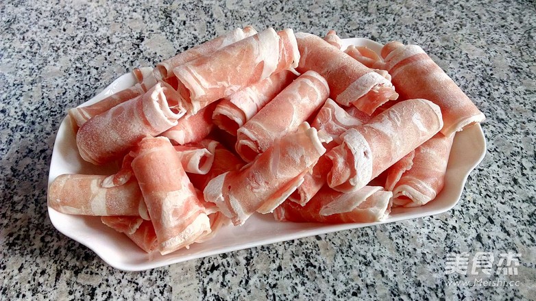 咖喱羊肉油菜汤的做法步骤：1