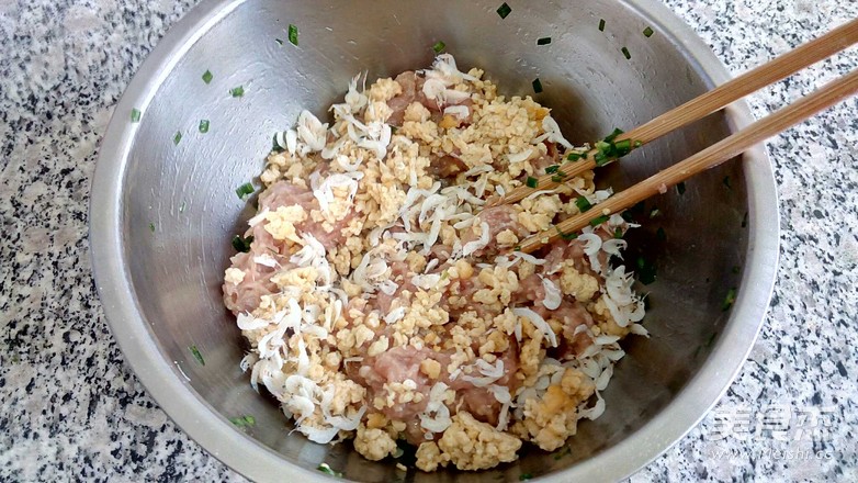 煎三鲜馅饺子的做法步骤:6