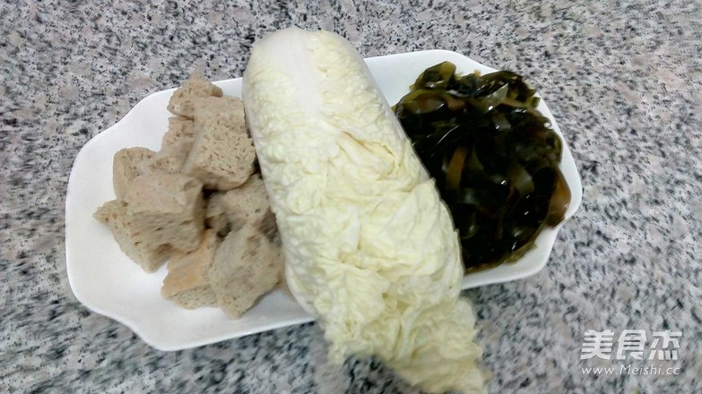 烤麸白菜海带汤的做法步骤：1