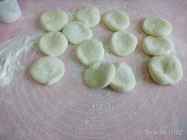 素三鲜馅饼的做法步骤：9