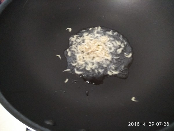 虾皮油麦菜的做法步骤：3