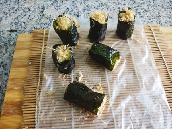 海苔肉松饭卷的做法步骤：6