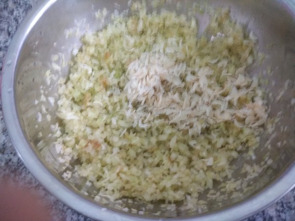 白菜素馅水饺的做法步骤：3