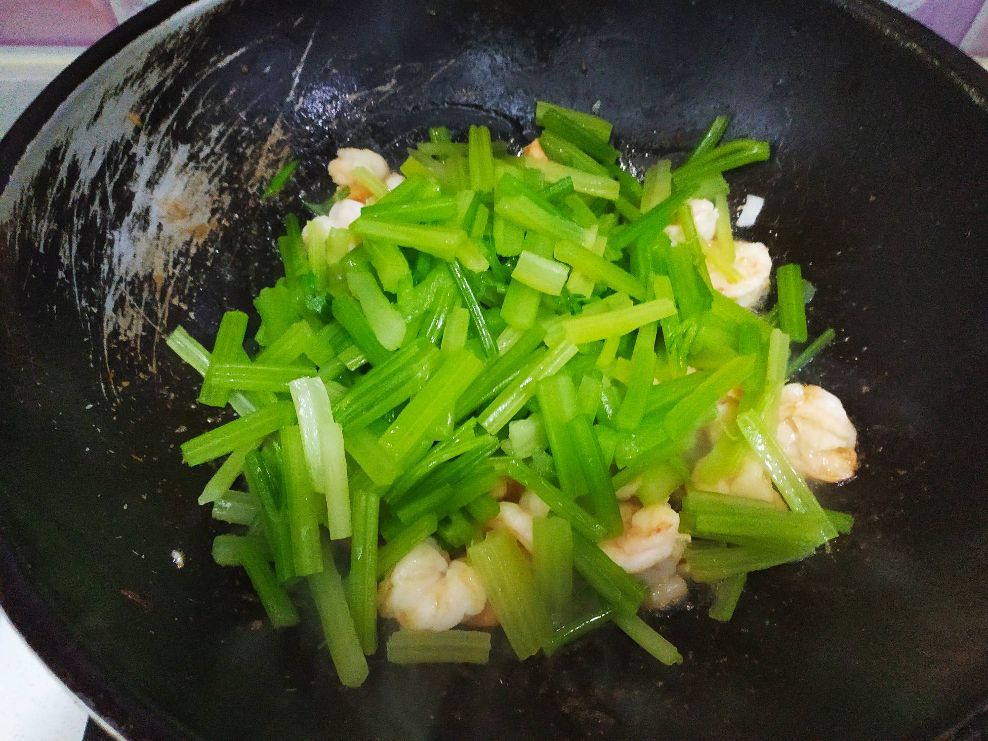 虾仁炒芹菜的做法步骤：5