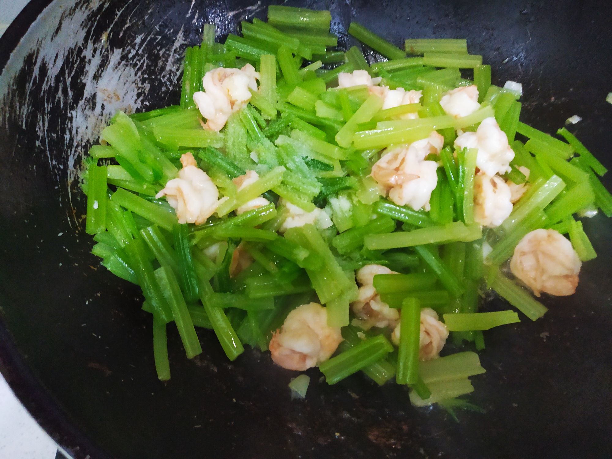 虾仁炒芹菜的做法步骤：6