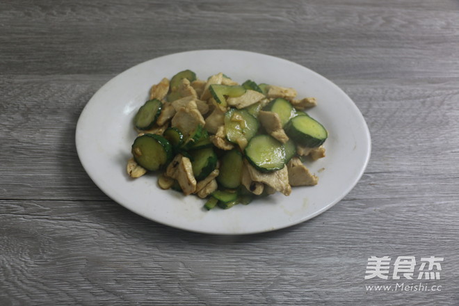 黄瓜炒鸡胸-减肥期做法的做法步骤:9