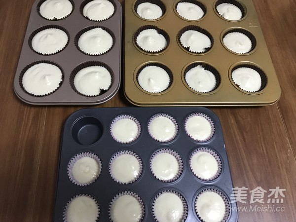 酸奶小蛋糕的做法步骤:12