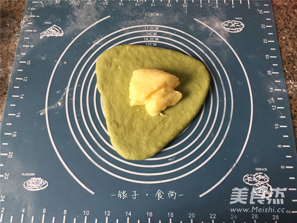 卡仕达三角面包的做法步骤:7