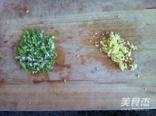 南煎丸子的做法步骤：2