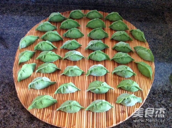 虾皮鸡蛋翡翠饺子的做法步骤：9
