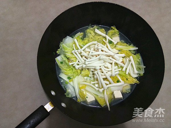 干贝白菜豆腐菌菇汤的做法步骤：6