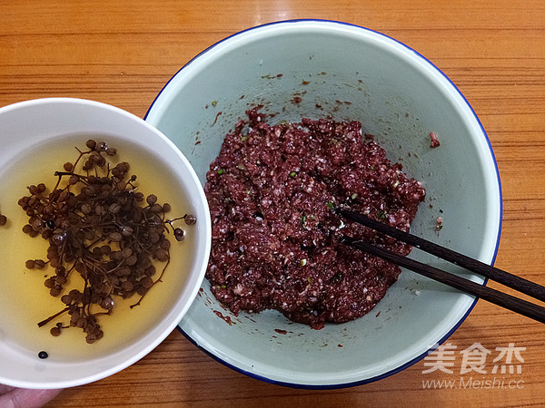 牛肉白萝卜蒸饺的做法步骤:7