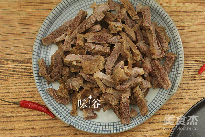 麻辣牛肉条的做法步骤：4