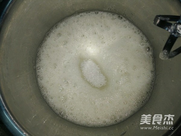 蔓越莓戚风蛋糕的做法步骤:6