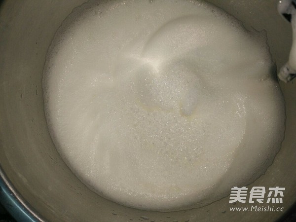 蔓越莓戚风蛋糕的做法步骤:7