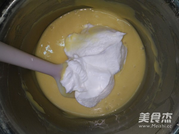 蔓越莓戚风蛋糕的做法步骤:10