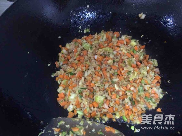 蛋炒饭(包子馅版)的做法步骤:3