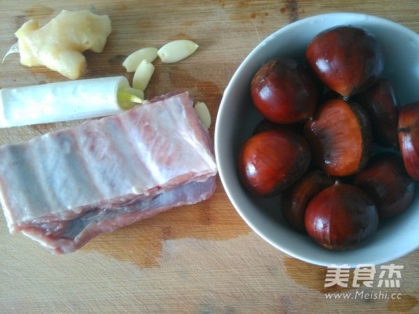 栗子烧排骨的做法步骤：1