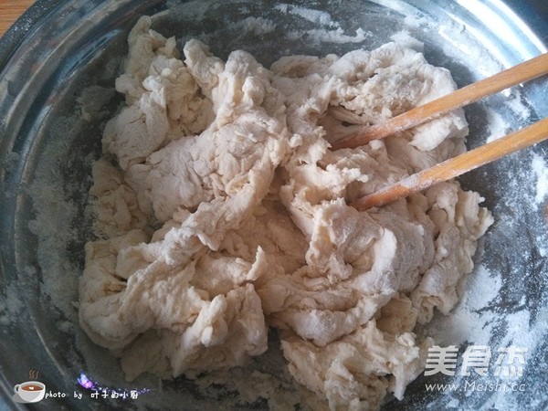 猪肉大葱包子的做法步骤:2