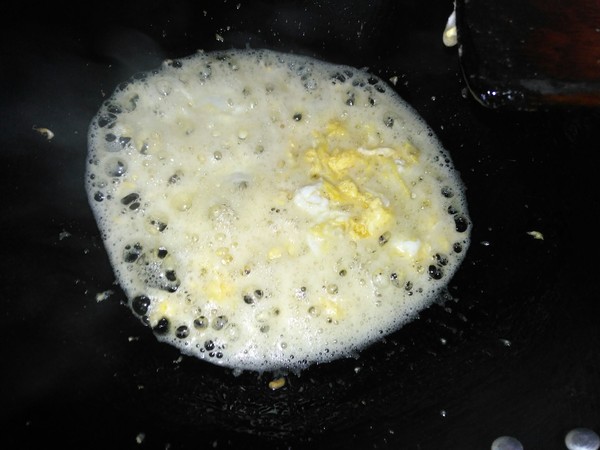 香肠鸡蛋炒饭的做法步骤:4