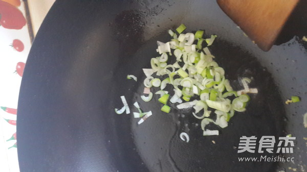 榨菜蛋包饭配炸鸡的做法步骤:5