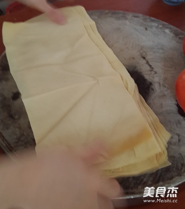 葱油干豆腐的做法步骤：1