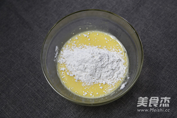 原味戚风纸杯蛋糕的做法步骤:4