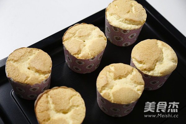 原味戚风纸杯蛋糕的做法步骤:15