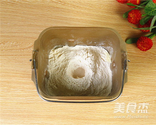 西式营养早餐三明治的做法步骤:2