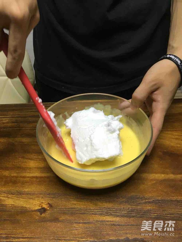 基础戚风蛋糕(附常见问题解答)的做法步骤:14