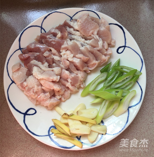五花肉炒辣白菜盖饭的做法步骤:2