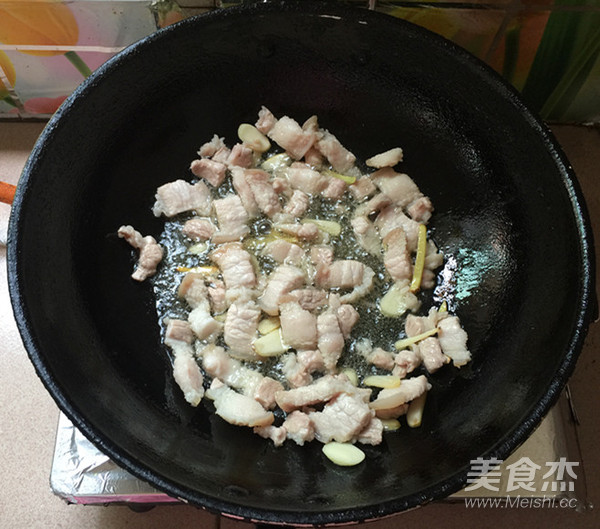 五花肉炒辣白菜盖饭的做法步骤:6