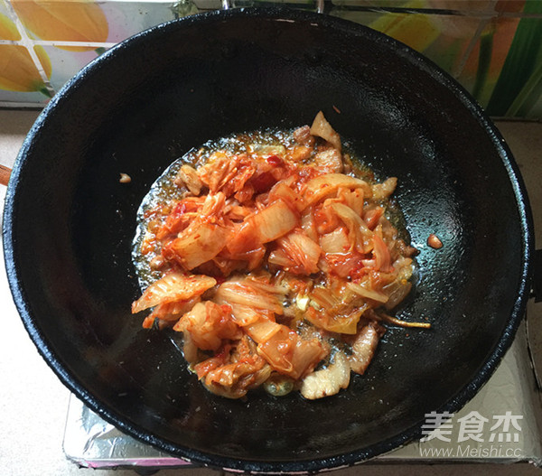 五花肉炒辣白菜盖饭的做法步骤:9