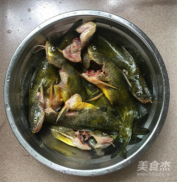 黄骨鱼炖豆腐的做法步骤：4