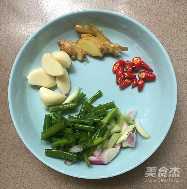 黄骨鱼炖豆腐的做法步骤：6