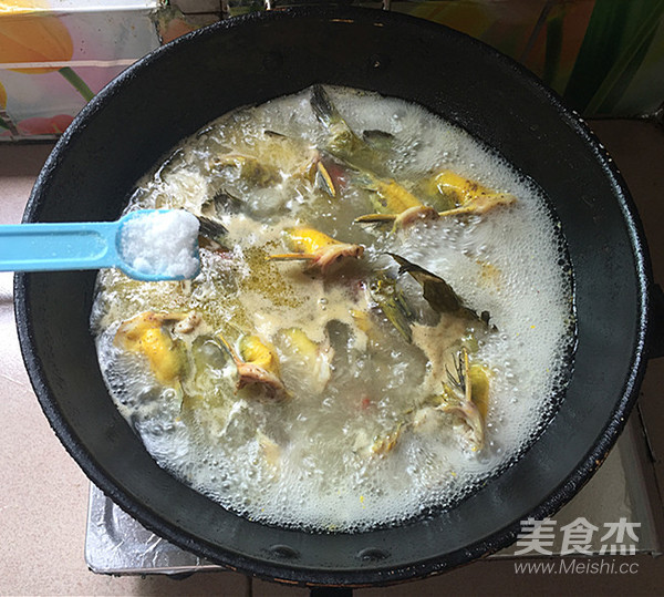 黄骨鱼炖豆腐的做法步骤：10