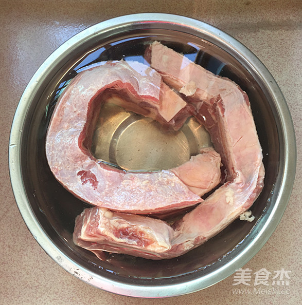 胡萝卜烧牛腩的做法步骤：2