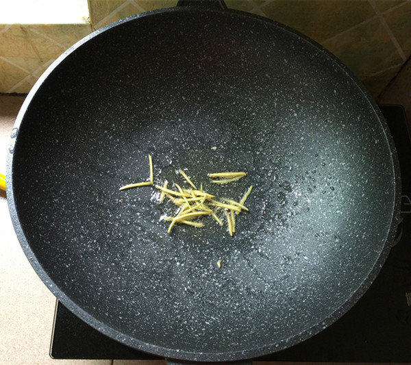 韭菜炒鸡胸肉的做法步骤:6