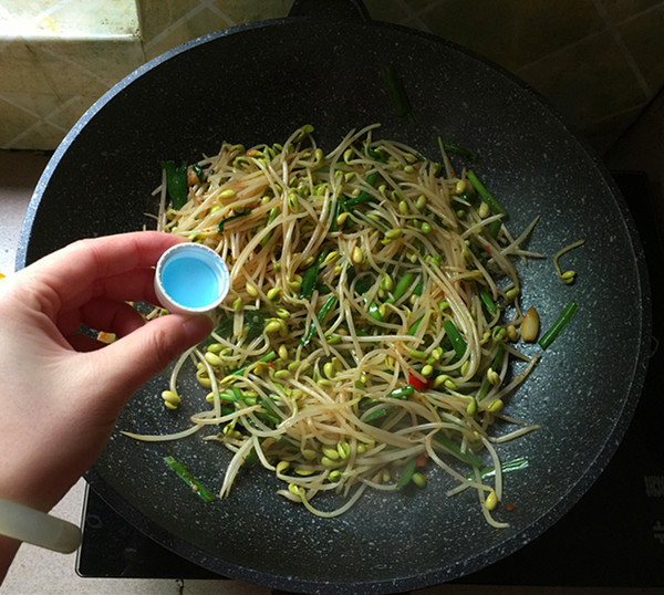 酱爆黄豆芽的做法步骤：10