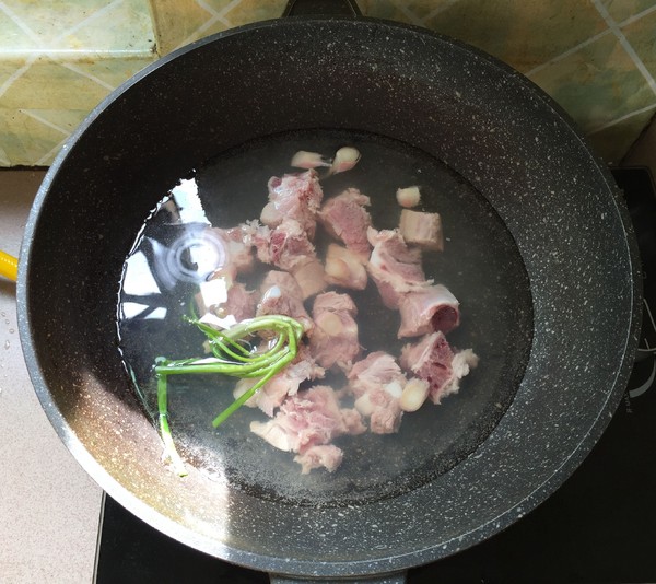 冬瓜排骨汤的做法步骤:3