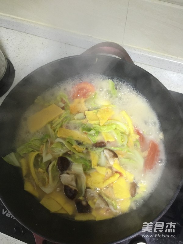 时蔬鸡蛋疙瘩面的做法步骤:6