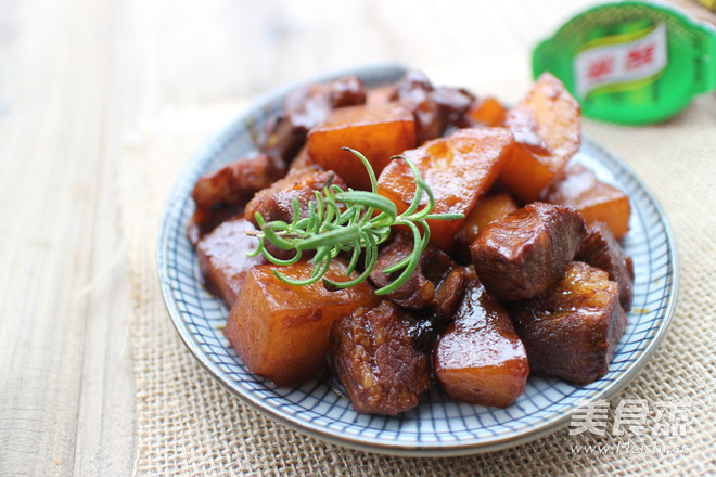 红烧肉炖土豆的做法步骤:9